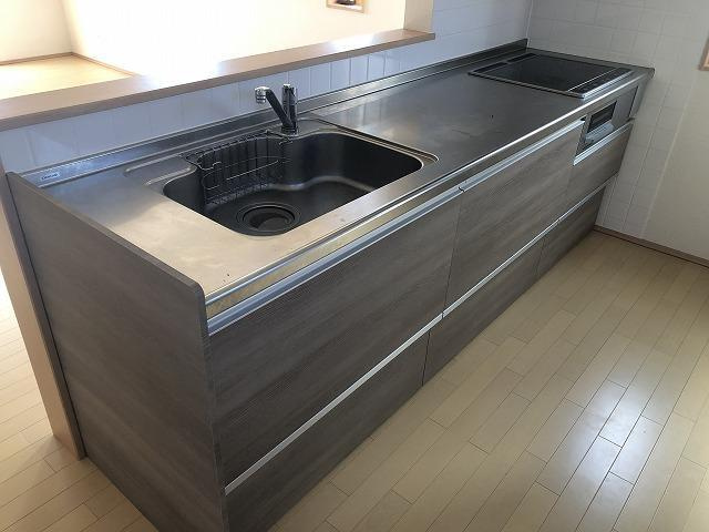 柏市柏戸建住宅(カシワシカシワコダテジュウタク)のキッチン