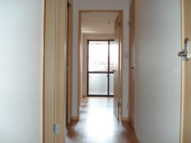 ウイングコートの内装|廊下