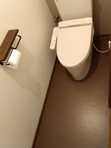 本山南町2丁目貸家のトイレ