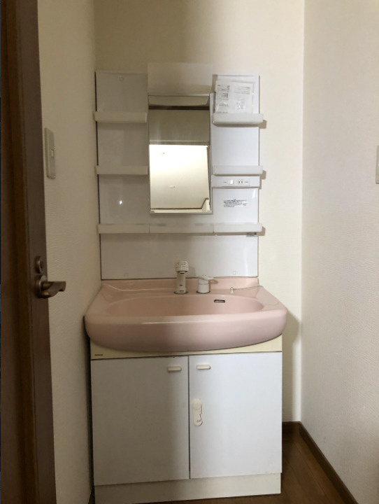 本山南町2丁目貸家の洗面所