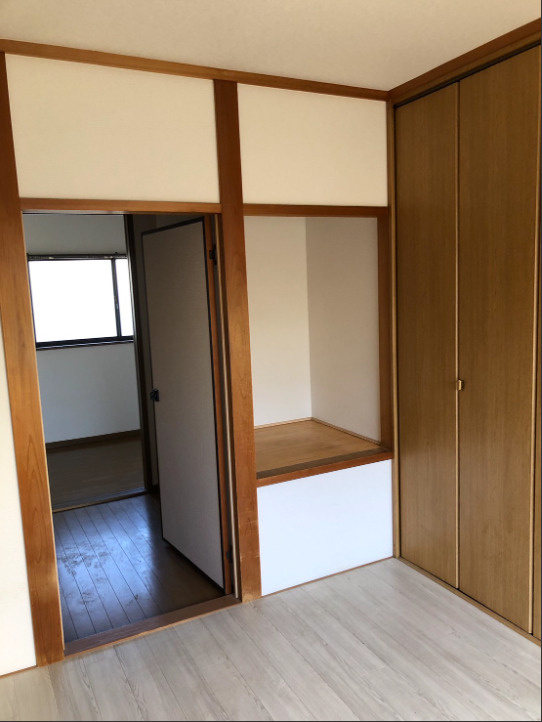 本山南町2丁目貸家の洋室