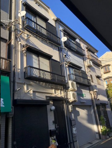 本山南町2丁目貸家の外観