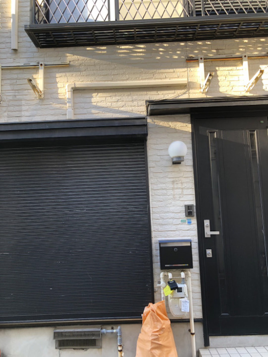 本山南町2丁目貸家のエントランス