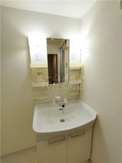 【洗面所】 | 第20柴田ビル | 明るい洗面所です