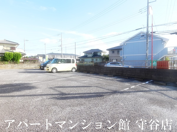 エルディム西Ｂの駐車場