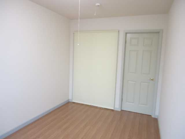 ジュエリー２ndのその他|ロールカーテン付き