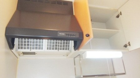 ４ＳＥＡＳＯＮＳ　ＯＮＯのキッチン|キッチン上部にも収納有ります