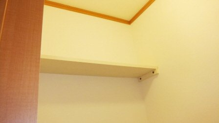 ４ＳＥＡＳＯＮＳ　ＯＮＯのトイレ|トイレ上部に棚あります