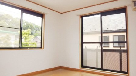 ４ＳＥＡＳＯＮＳ　ＯＮＯの居間・リビング|９帖の洋室です！（別部屋の写真）