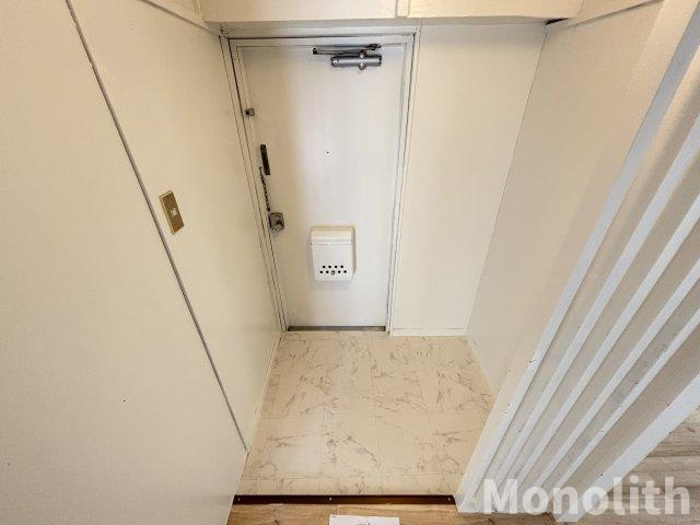 ビレッジハウス伏屋6号棟の玄関