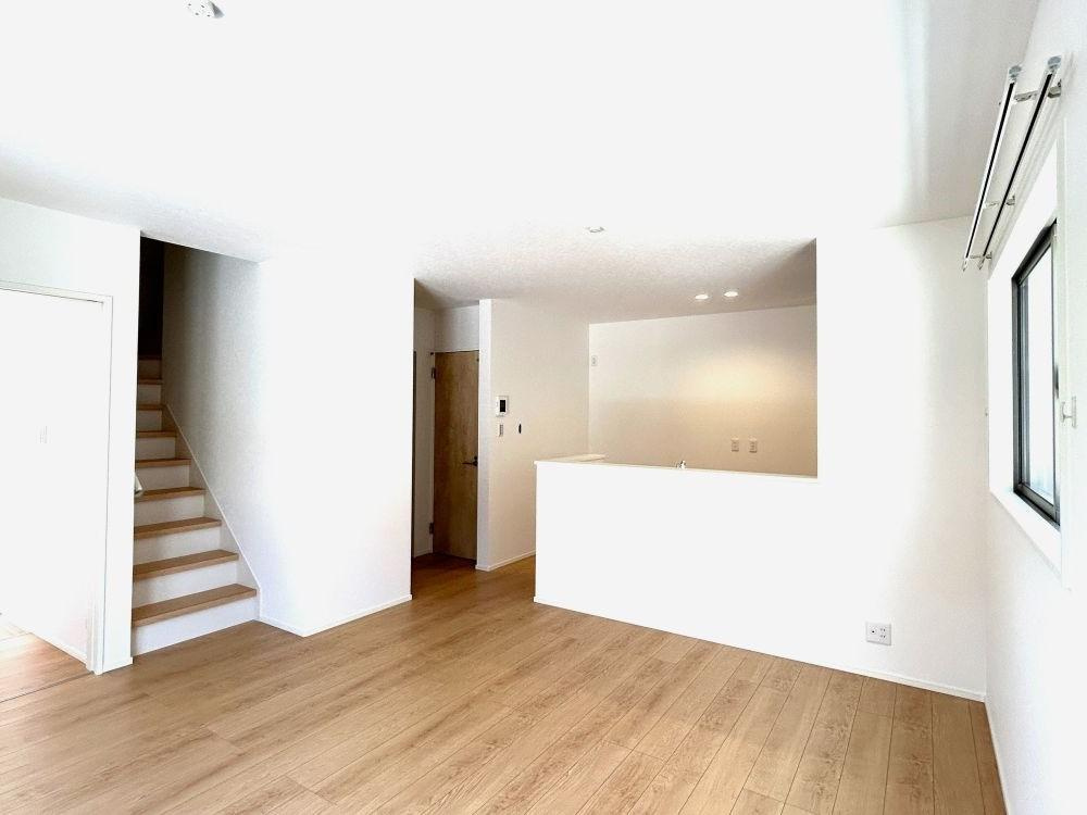 久米窪田町②　新築建売の居間・リビング