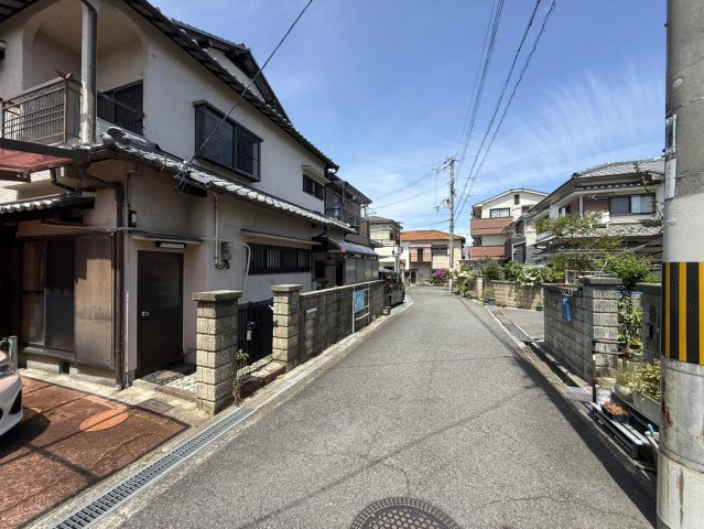 岸和田市池尻町　古家付き土地の前面道路含む現地写真