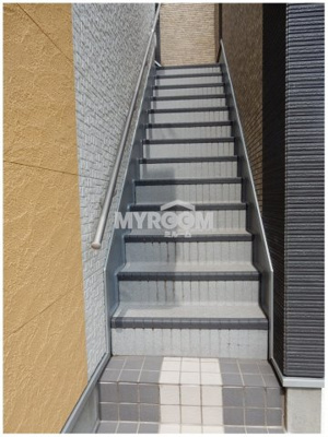 【その他】 | ラルーチェ | 階段