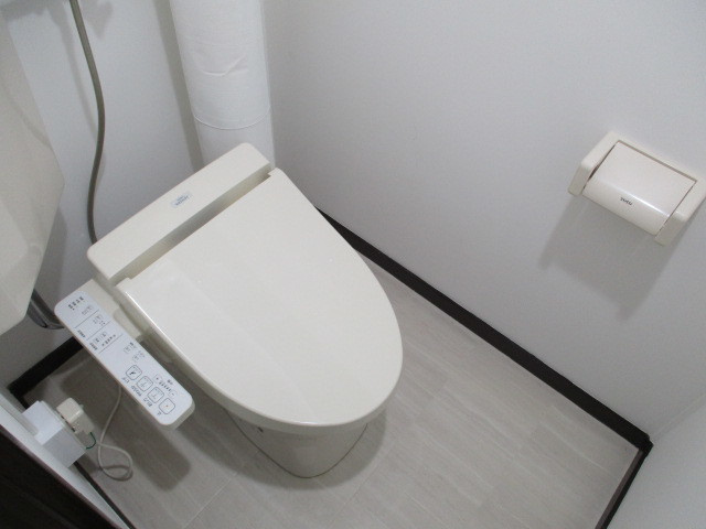 【トイレ】 | 温水便座付きのトイレです