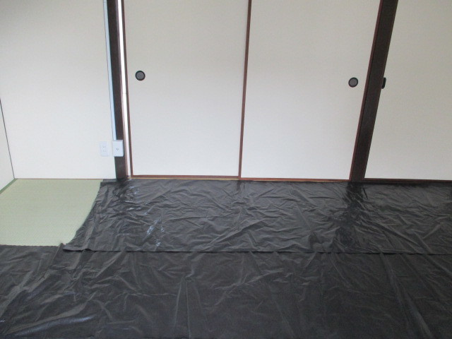 【居間・リビング】 | 広く日当たり良好の和室です