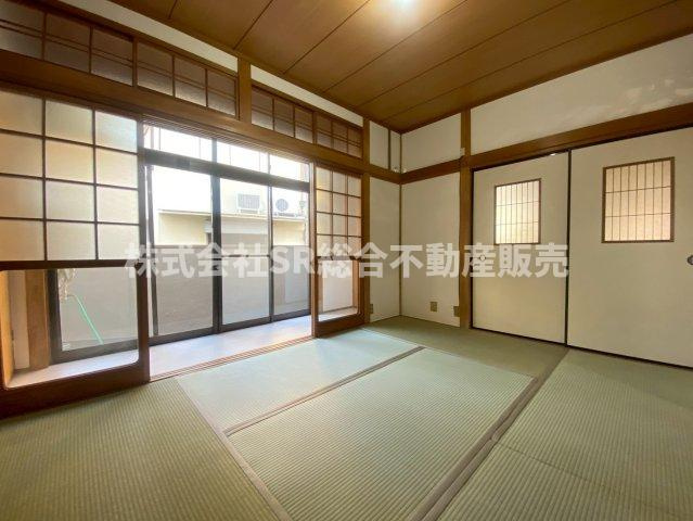 大蓮東2丁目中古戸建の居間・リビング|ゆったり過ごせるリビングです