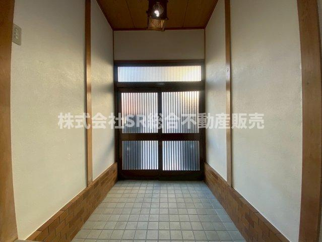 大蓮東2丁目中古戸建の玄関|シンプルで使いやすい玄関です