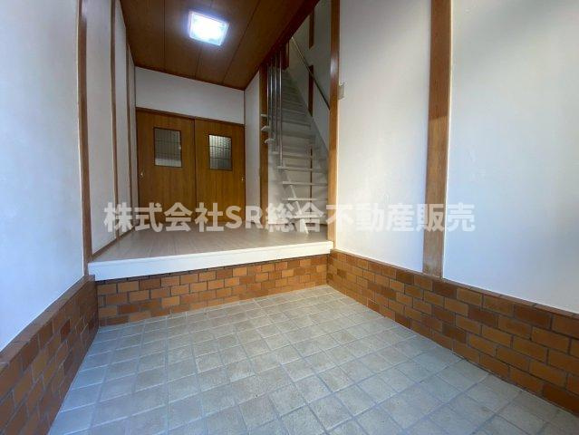大蓮東2丁目中古戸建の玄関|玄関にシューズボックスを置いても広く使えます！
