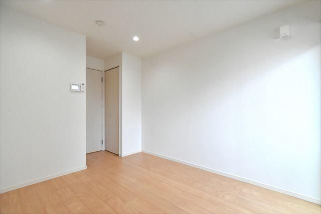 シャルム赤塚の居間・リビング