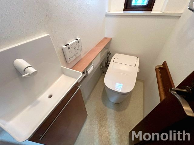 青葉台戸建のトイレ