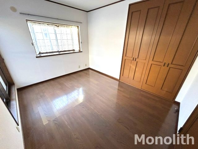 青葉台戸建の洋室