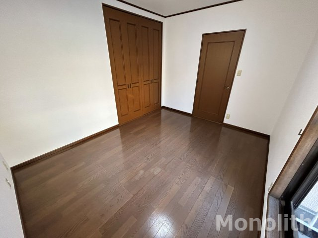 青葉台戸建の洋室