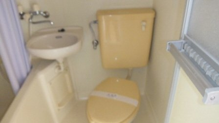 グリーンハイツの浴室|お風呂場には鏡が有ります