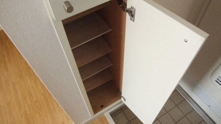 グリーンハイツの玄関|玄関には靴箱が有ります