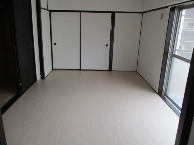 【居間・リビング】 | 日当たり良好の寝室です