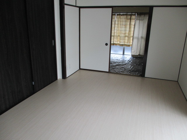 【居間・リビング】 | 日当たり良好の洋室です