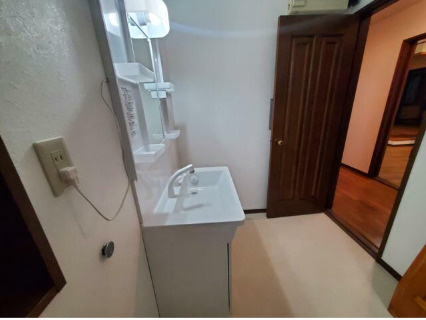 柏市南増尾貸家の独立洗面台