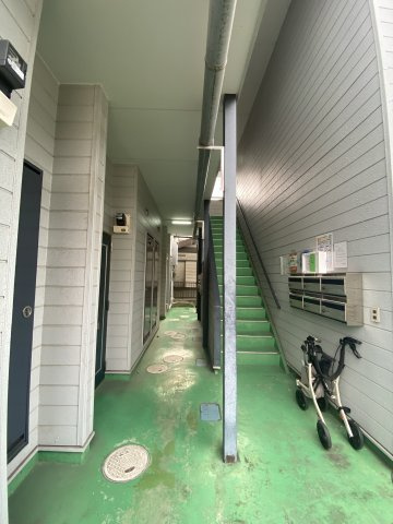 アルシャイン御幸のエントランス