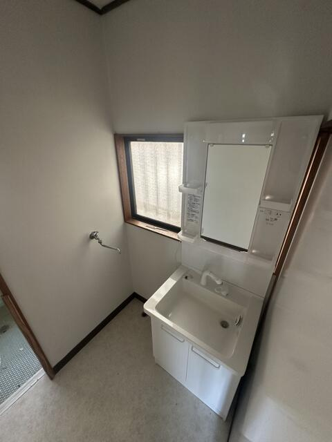 北中沢３丁目　貸戸建の独立洗面台