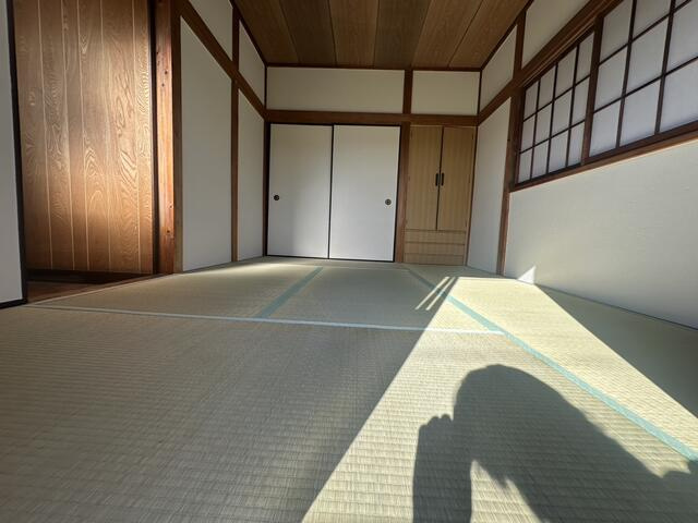 北中沢３丁目　貸戸建の寝室|２Ｆ６畳和室（畳交換済み）