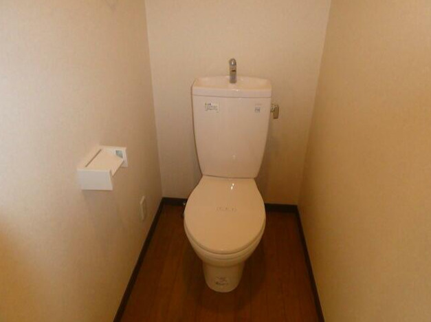 中野区新井３丁目の賃貸マンションのトイレ