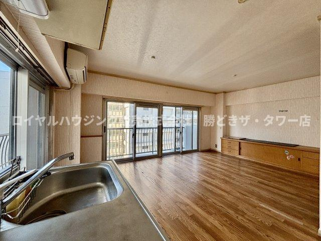 約12帖のリビングダイニングスペース。