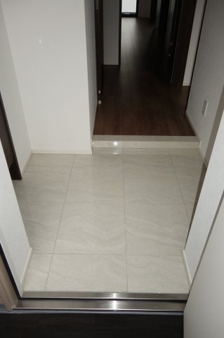 BPRレジデンス東日暮里の玄関