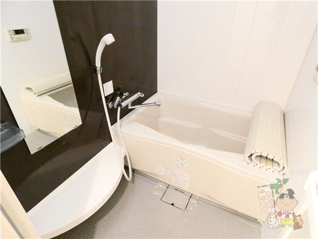 アルファレガロ西古松の浴室