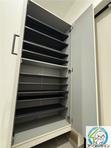 ルナ大久保駅前の玄関