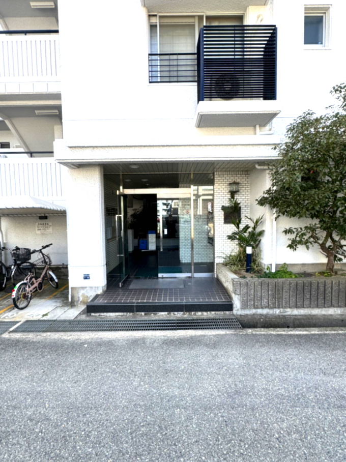 深江ロイヤルマンションのエントランス
