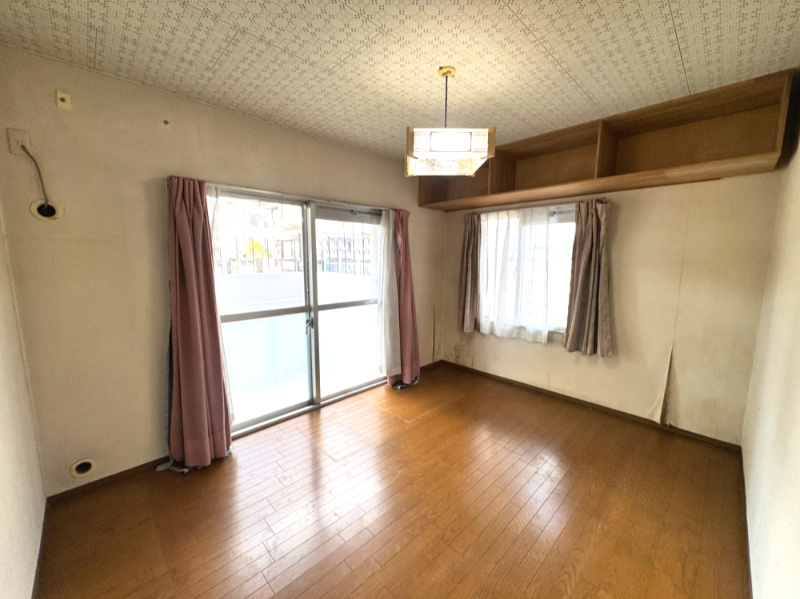 深江ロイヤルマンションの洋室