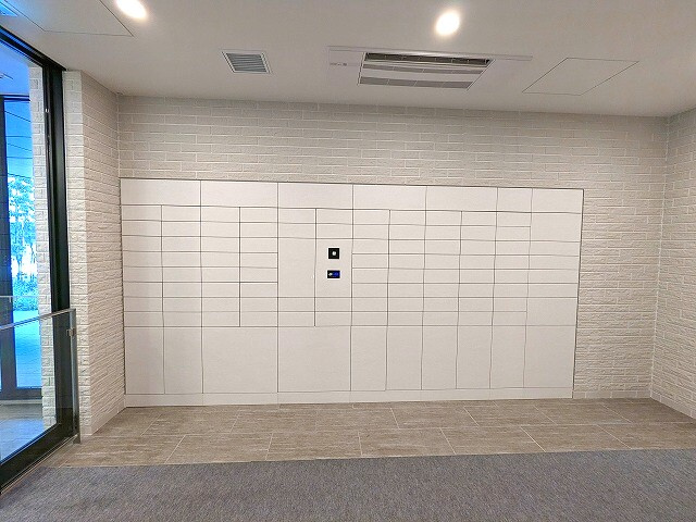 ヴィークブライト蔵前の設備|タッチキーのメールBOXと宅配BOXです