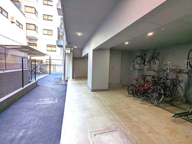 ヴィークブライト蔵前の設備|屋根付自転車置場です