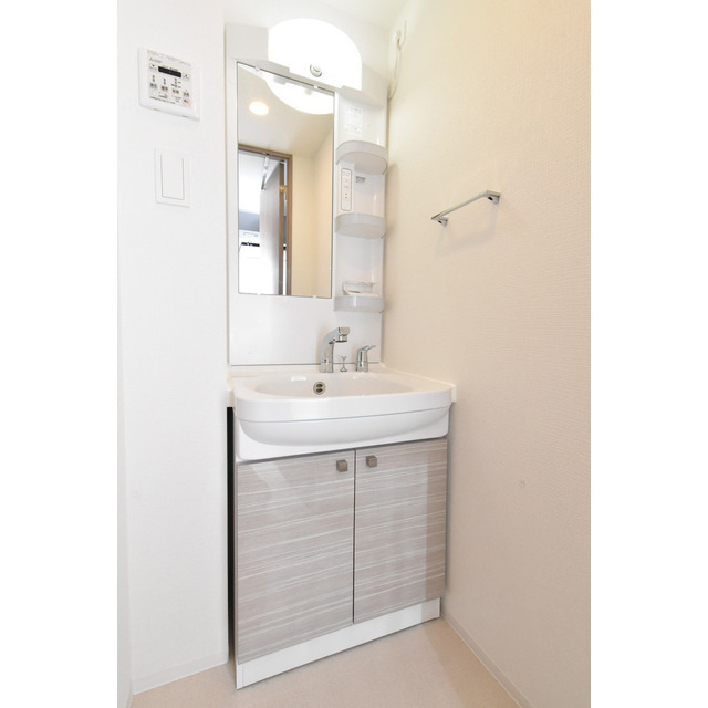 エスリード栄イーストスクエアの洗面所