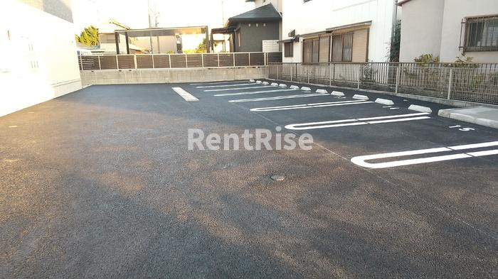 FORTUNEⅡ（ﾌｫｰﾁｭﾝ ﾂｰ）の駐車場|駐車場