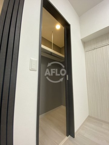 エステムコート谷町九丁目の収納|エステムコート谷町九丁目　ウォークインクローゼット