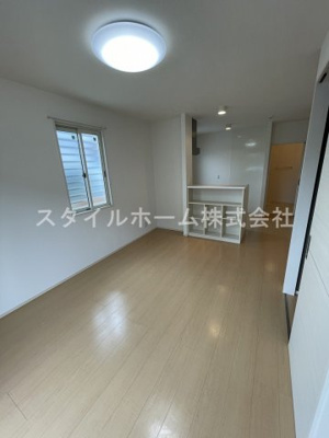 【居間・リビング】 | メゾハイネス | 同建物内別部屋の写真です。