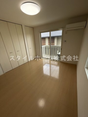 【居間・リビング】 | メゾハイネス | 同建物内別部屋の写真です。