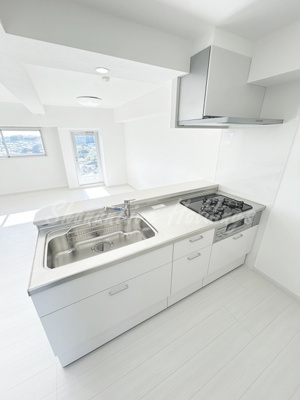 【キッチン】 | コンブロンビル | 広々としたキッチンです♪