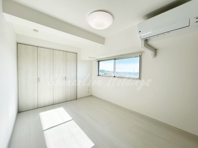 【寝室】 | コンブロンビル | 落ち着いて過ごせるお部屋です♪